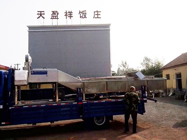 清洗-噴淋-風干一體機設備發貨現場